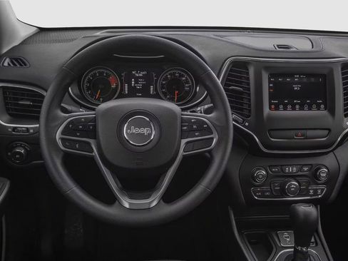 Used 2019 Jeep Cherokee Limited FWD image 4