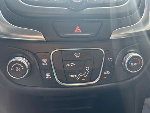 Used 2021 Chevrolet Equinox LT image 24