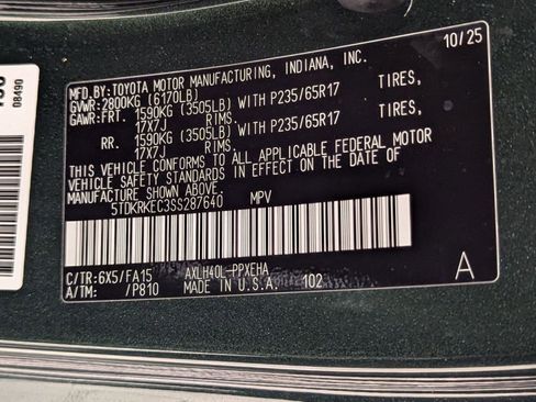 Used 2025 Toyota Sienna LE image 17