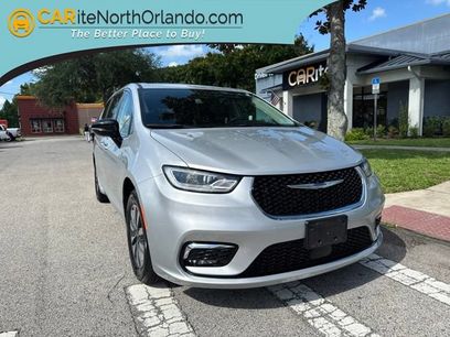 Used 2024 Chrysler Pacifica Limited