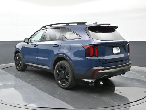 Used 2025 Kia Sorento SX image 6