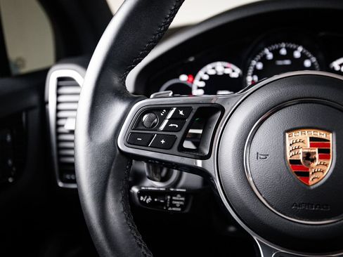 Certified 2023 Porsche Cayenne AWD/4WD image 17