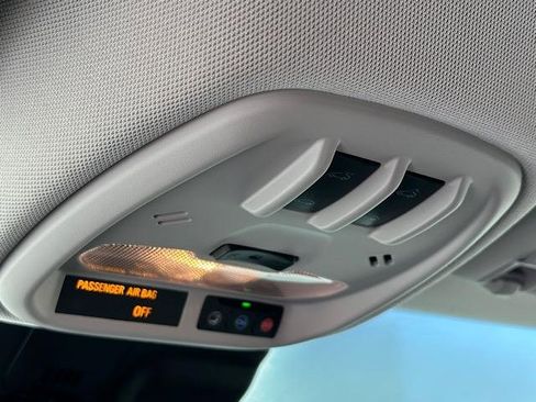 Used 2025 Chevrolet Trax LT w/ Sunroof Package image 30