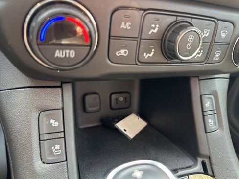 Used 2017 GMC Acadia Denali w/ Technology Package image 43