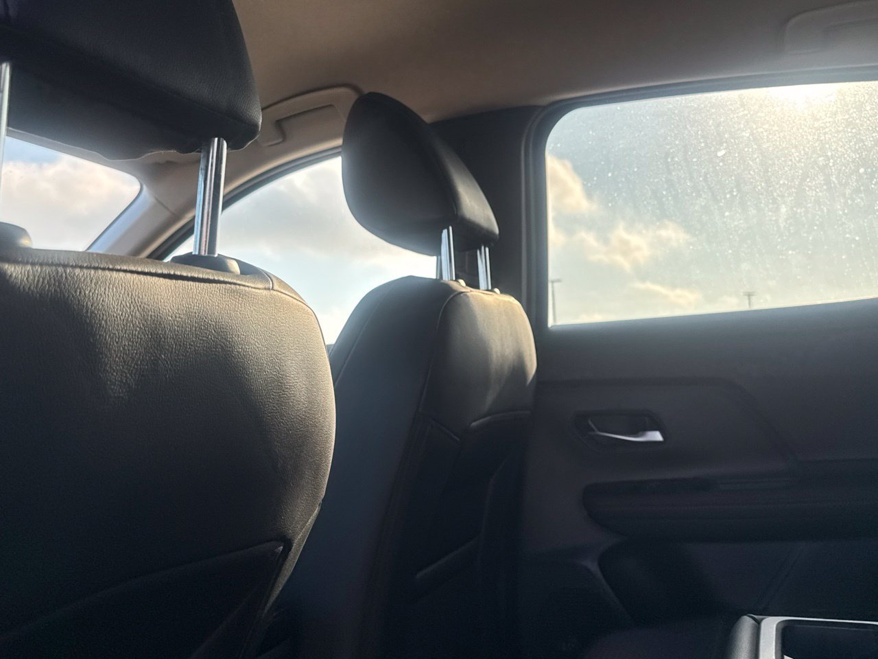 Certified 2025 Nissan Kicks SR FWD image 42