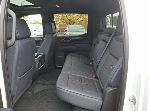 Used 2023 Chevrolet Silverado 1500 High Country image 10