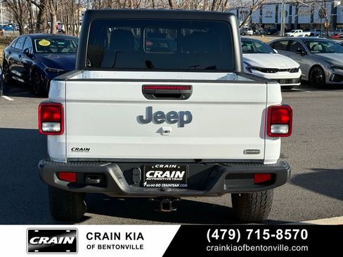 Used 2022 Jeep Gladiator Overland image 6