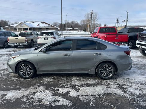 Used 2022 Kia Forte GT-Line w/ GT-Line Premium Package image 3