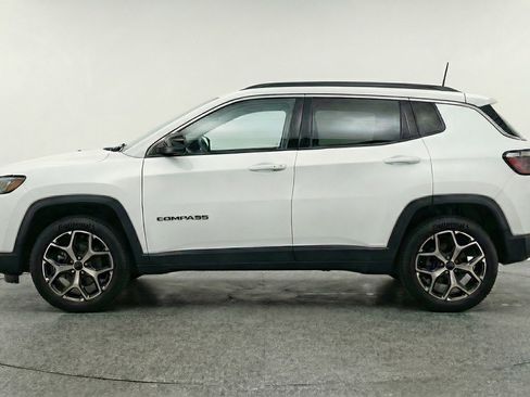 Used 2025 Jeep Compass Limited AWD/4WD image 5