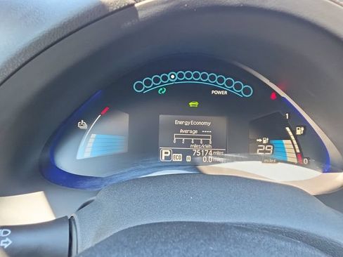 Used 2016 Nissan Leaf SV FWD image 14