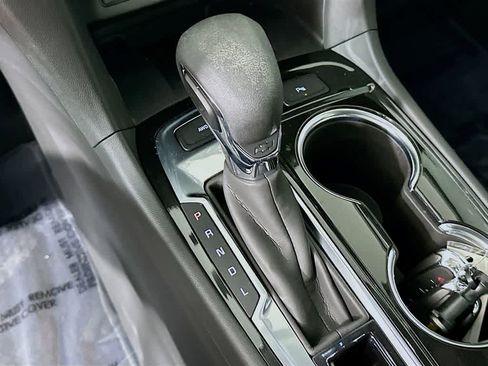Used 2024 Chevrolet Equinox Premier AWD/4WD image 19