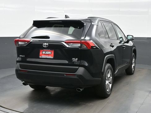 Used 2025 Toyota RAV4 XLE AWD/4WD image 5