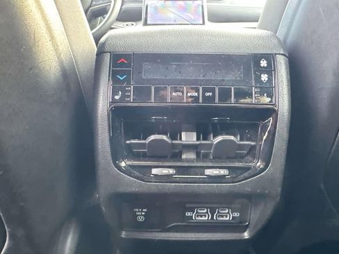 Used 2024 Jeep Grand Cherokee L Limited w/ Luxury Tech Group II image 10