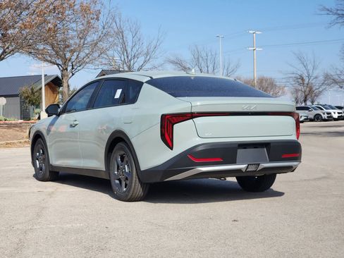 New 2026 Kia K4 LXS FWD image 6