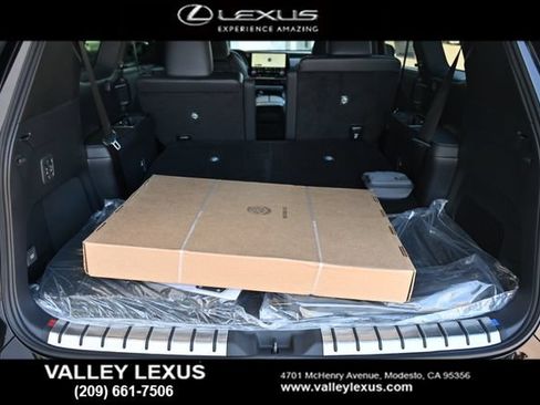 New 2026 Lexus TX 500h AWD image 19
