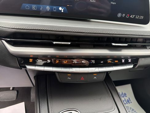 Certified 2024 Cadillac XT4 Premium Luxury AWD/4WD image 18