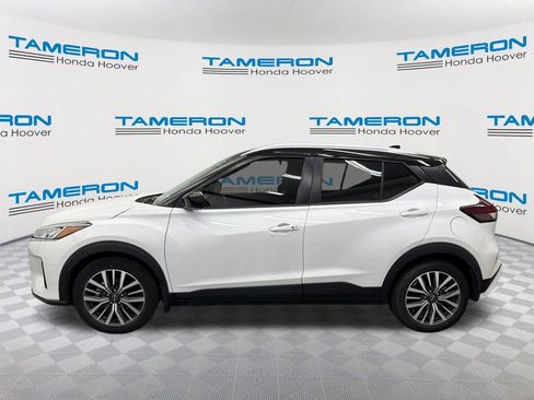 Used 2023 Nissan Kicks SV FWD image 2