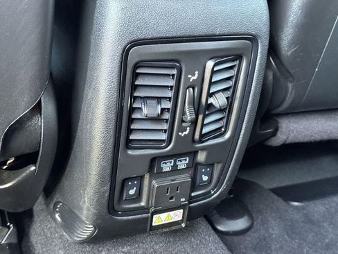 Used 2025 Dodge Durango GT image 31