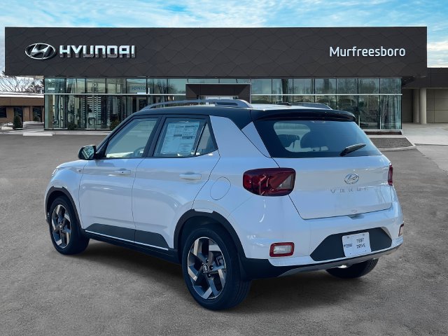 Used 2025 Hyundai Venue Limited FWD image 7