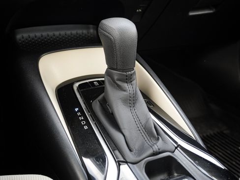 Used 2020 Toyota Corolla LE FWD image 25