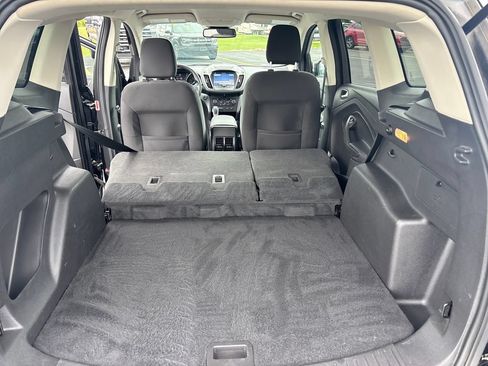 Used 2019 Ford Escape SE FWD image 29
