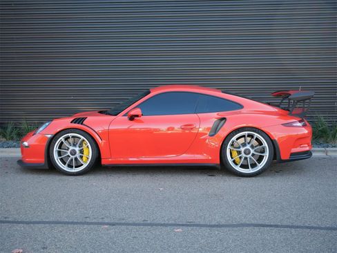 Used 2016 Porsche 911 GT3 RS image 2
