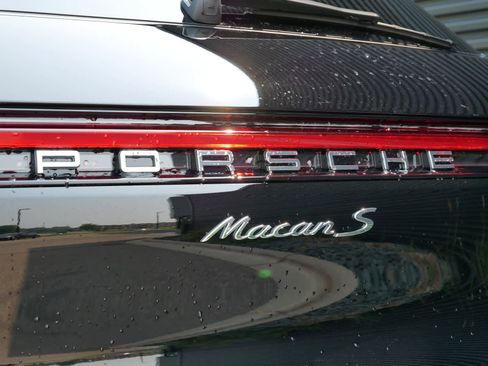 New 2025 Porsche Macan S image 8