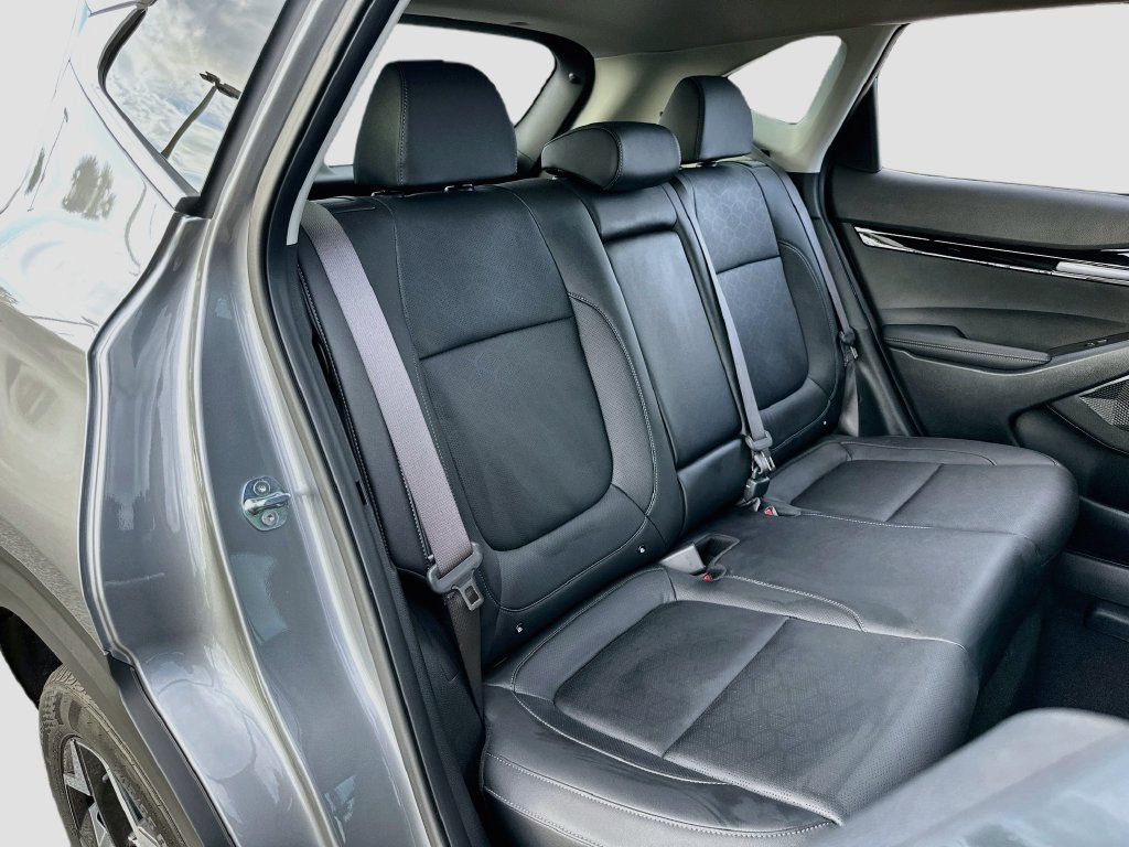 Used 2025 Kia Seltos EX w/ EX Sunroof Package FWD image 27