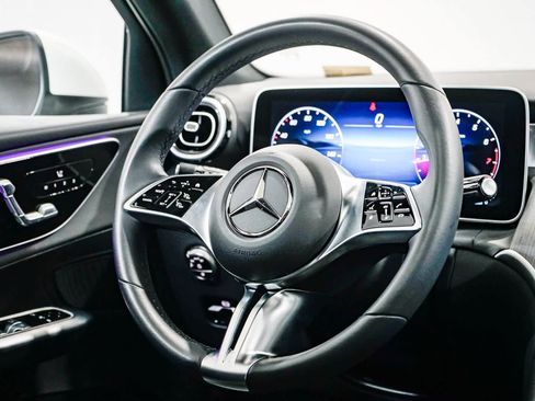 Used 2025 Mercedes-Benz GLC 300 image 15