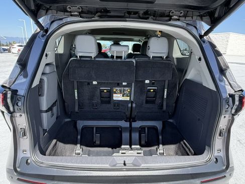 Certified 2022 Toyota Sienna XLE FWD image 14