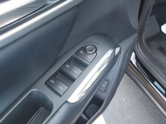 Used 2025 Chevrolet Traverse LT w/ Driver Confidence Package AWD/4WD image 11
