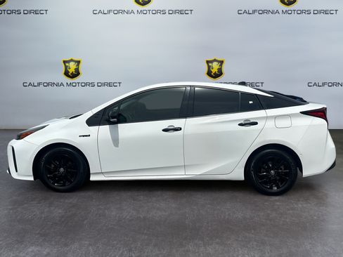 Used 2022 Toyota Prius AWD image 2