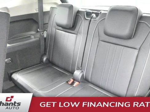 Used 2024 Volkswagen Tiguan SE FWD image 25