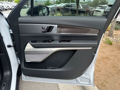 New 2026 Cadillac Vistiq Premium Luxury AWD/4WD image 35