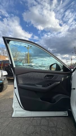 Used 2021 Nissan Rogue S AWD/4WD image 9