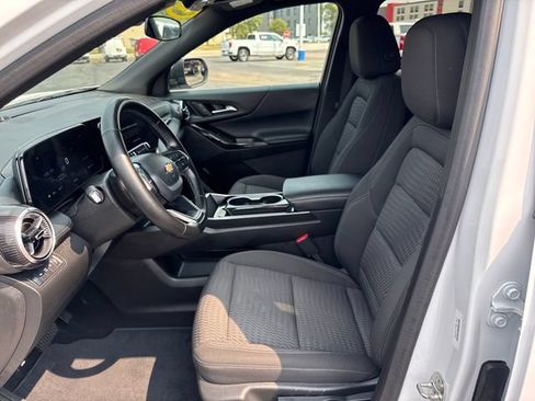 Used 2025 Chevrolet Equinox LT AWD/4WD image 9