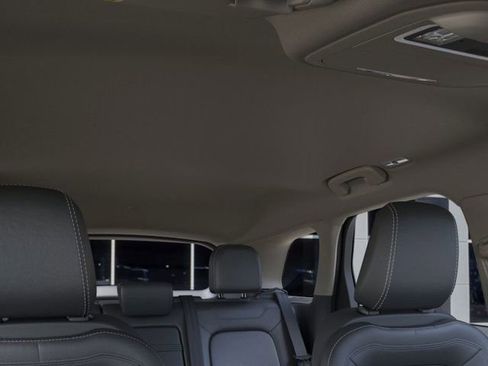 New 2026 Lincoln Corsair Premiere image 22