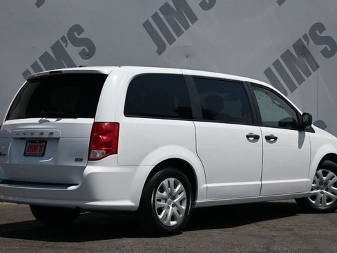 Used 2019 Dodge Grand Caravan SE w/ UConnect Hands-Free Group FWD image 5