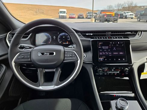 New 2026 Jeep Grand Cherokee Laredo image 15