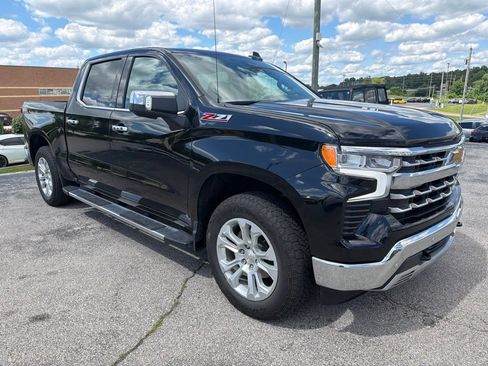 Used 2024 Chevrolet Silverado 1500 LTZ AWD/4WD image 2