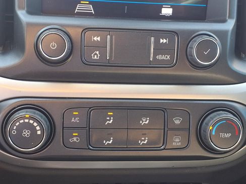 Used 2022 Chevrolet Colorado LT w/ Safety Package RWD image 6