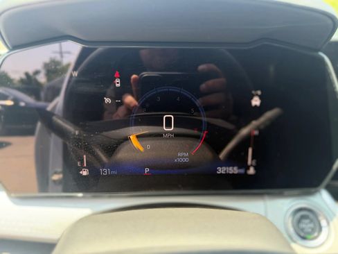 Used 2025 Chevrolet Trax LT FWD image 8