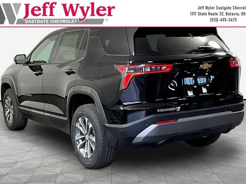 New 2026 Chevrolet Equinox LT w/ Convenience Package II FWD image 4