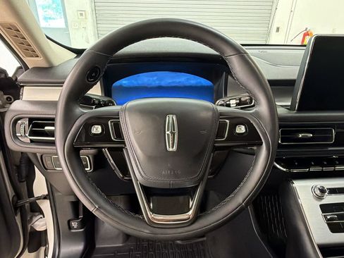 Used 2023 Lincoln Aviator 2WD image 11