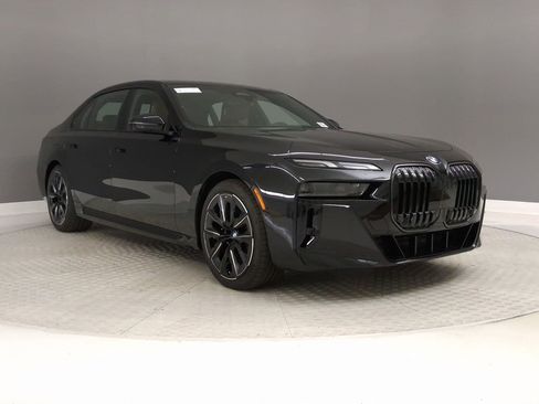 New 2026 BMW 740i w/ Premium Package image 5