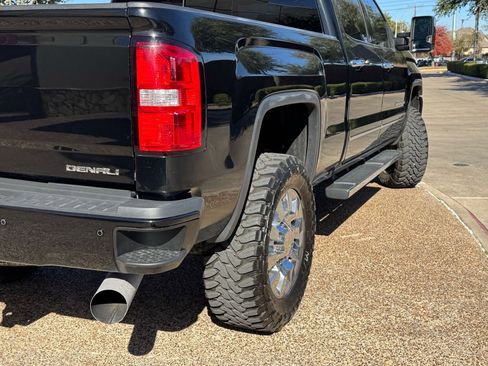 Used 2019 GMC Sierra 2500 Denali w/ Duramax Plus Package image 4