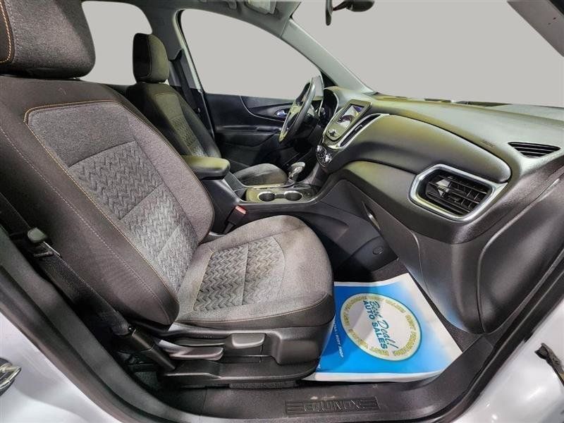 Used 2022 Chevrolet Equinox LT w/ Driver Convenience Package FWD image 24