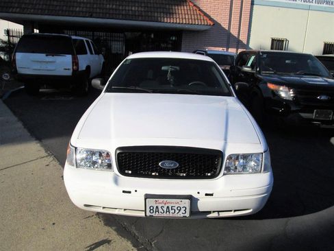 Used 2005 Ford Crown Victoria Police Interceptor image 1
