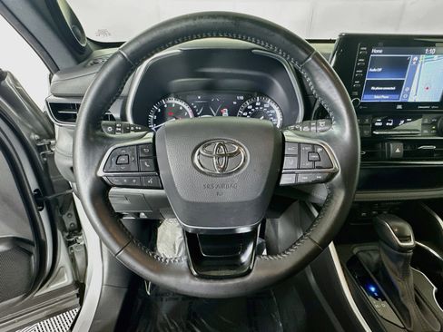 Used 2021 Toyota Highlander XSE FWD image 15