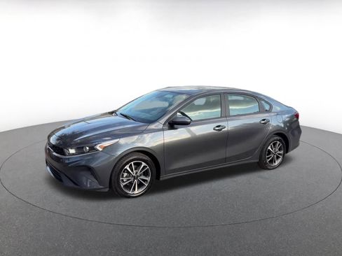 Used 2024 Kia Forte LXS image 8